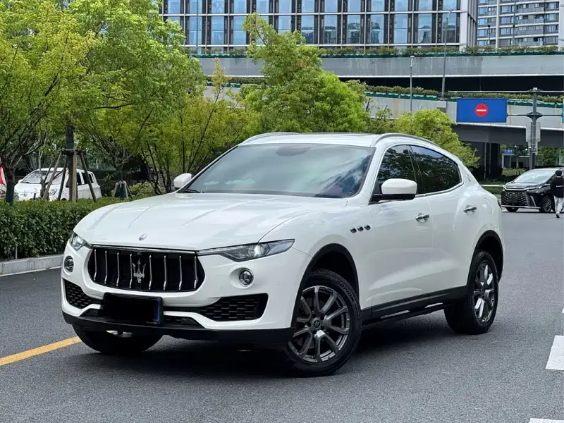 Maserati Levante, 2021 — фото 1