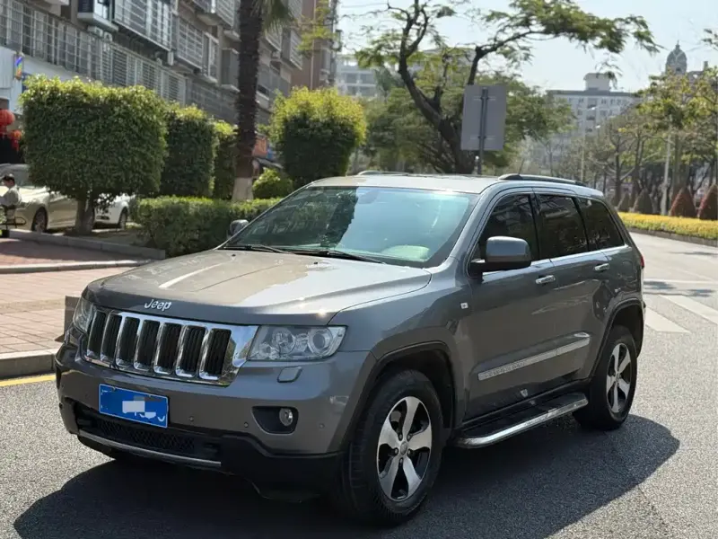 Jeep Grand Cherokee (Import), 2013
