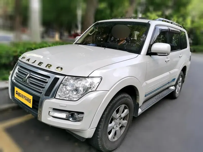 Mitsubishi Pajero (Import), 2019