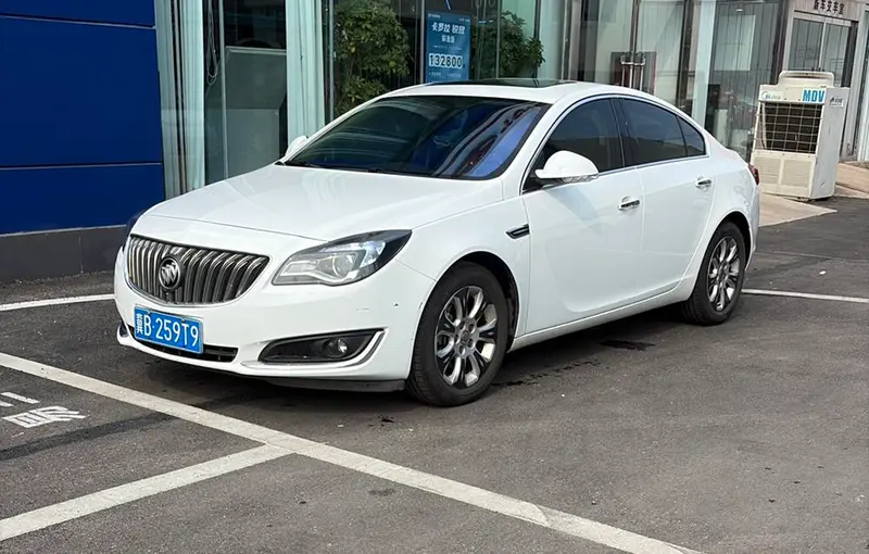 Buick Regal 2.0L Elite Fashion Version, 2015 — фото 1