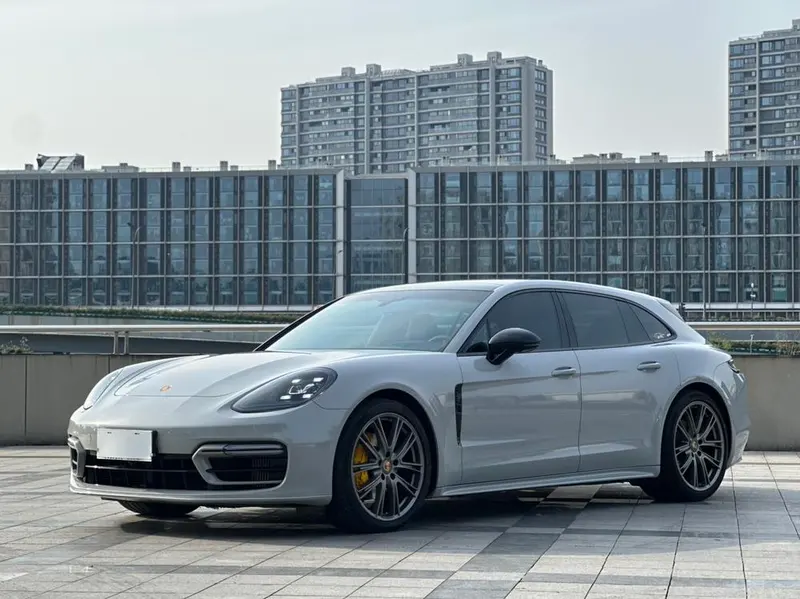 Porsche Panamera, 2023