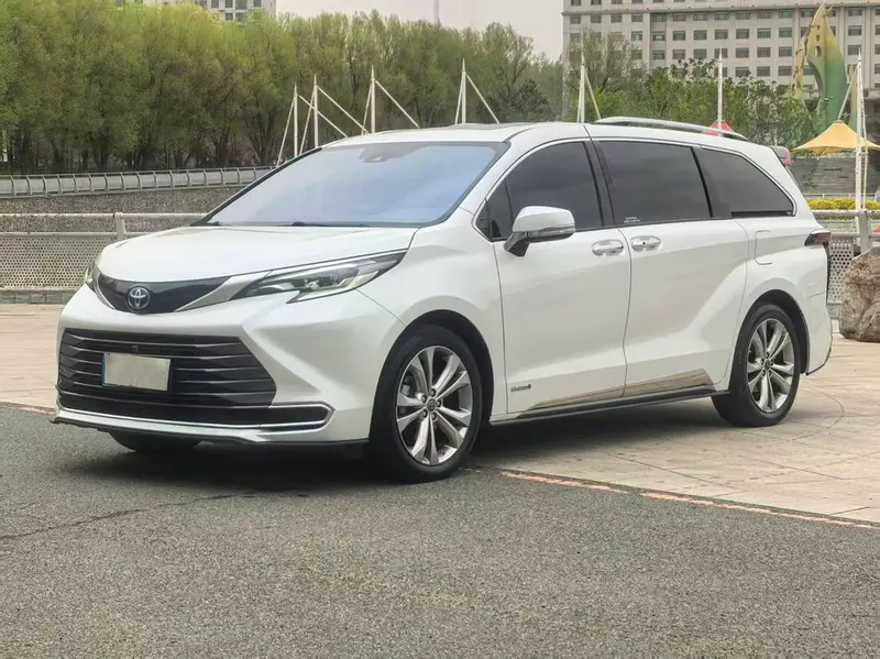 Toyota Sienna, 2023
