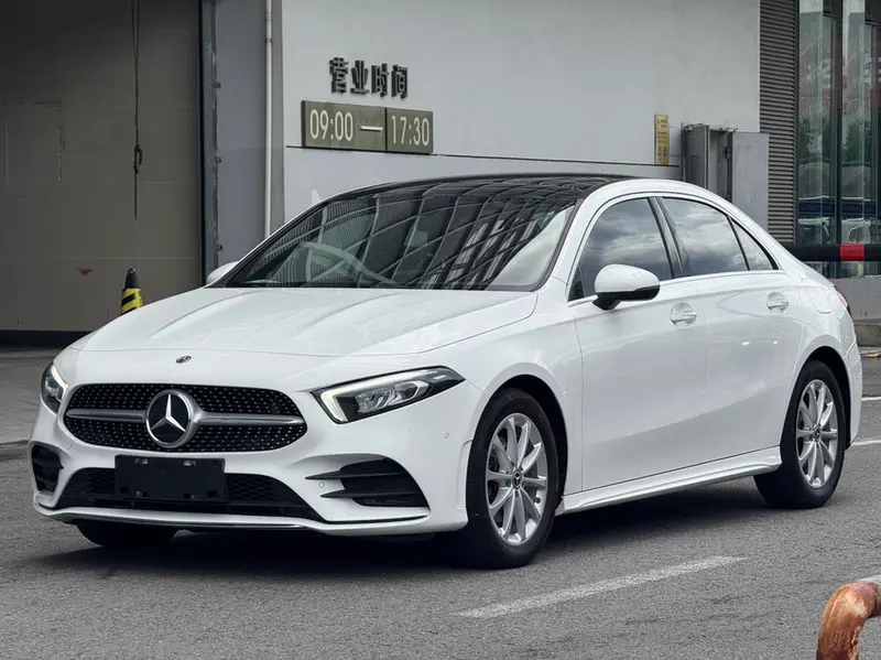 Mercedes-Benz A-Class Facelift A 200 L Sport Fashion Version, 2020 — фото 1