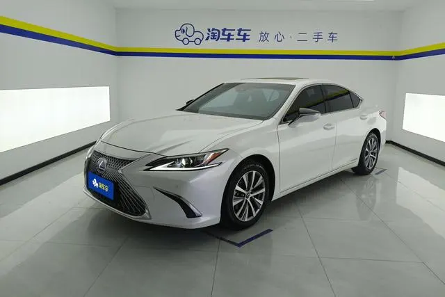 Lexus ES, 2020