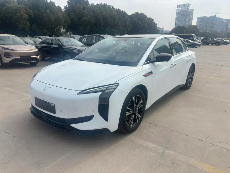 Hongqi EH7, 2024