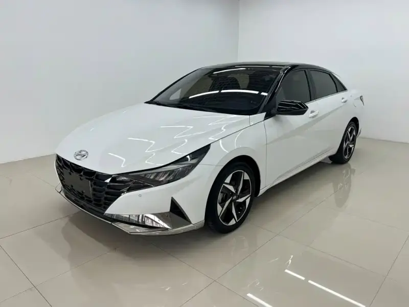 Hyundai Elantra, 2022