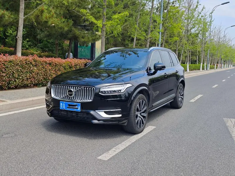 Volvo XC90 B5 Luxury Edition 5 Seater, 2024 — фото 1