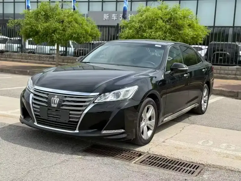 Toyota Crown, 2017