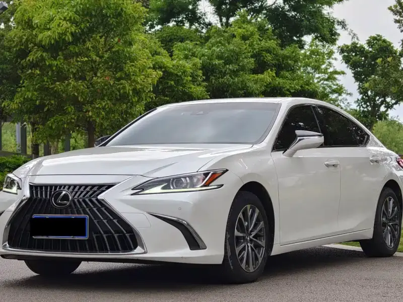 Lexus ES, 2023