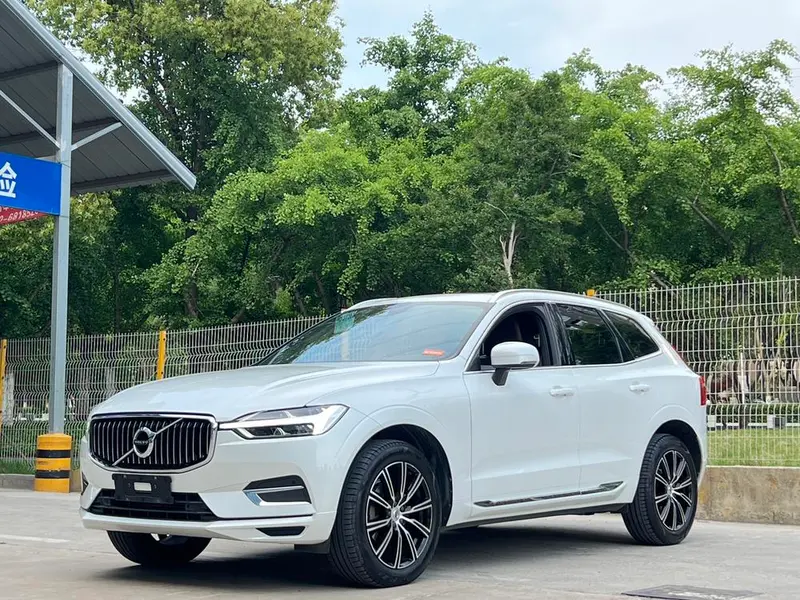 Volvo XC60 T5 4WD Luxury Edition, 2021 — фото 1