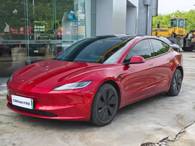 Tesla Model 3, 2025