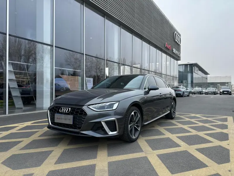 Audi A4L, 2022