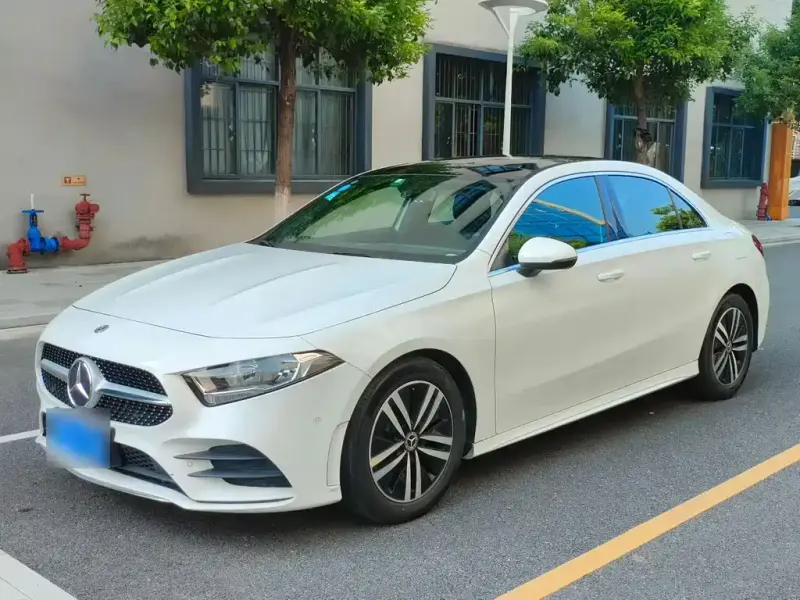 Mercedes-Benz A-Class, 2019 — фото 1