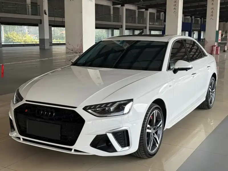 Audi A4L, 2021