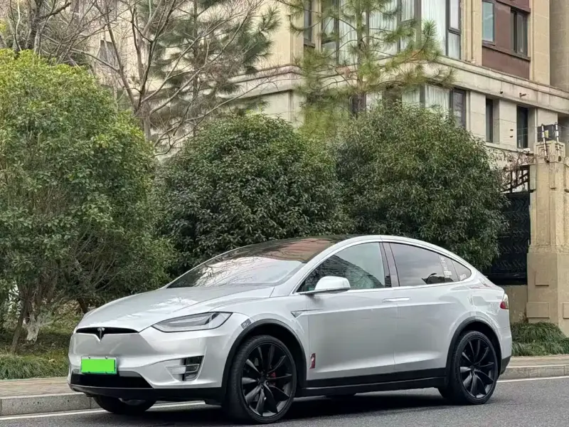 Tesla Model X, 2016