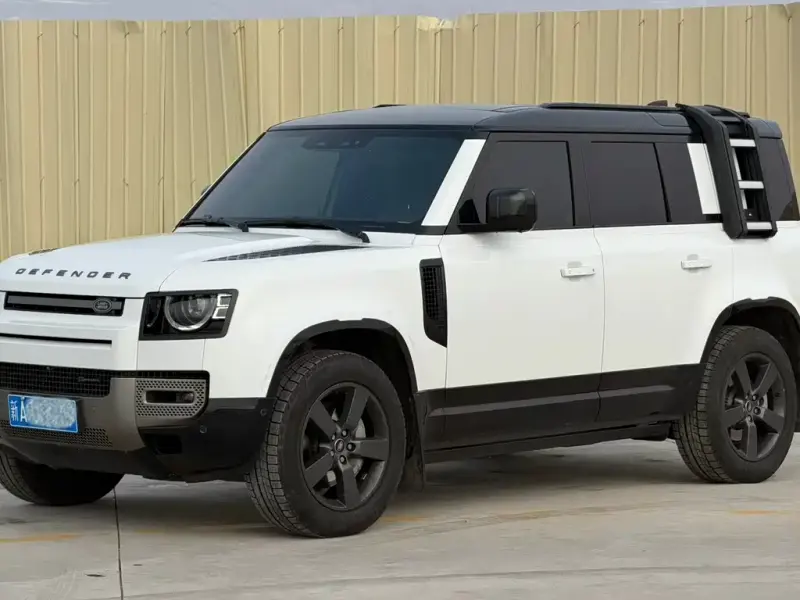 Land Rover Defender, 2023