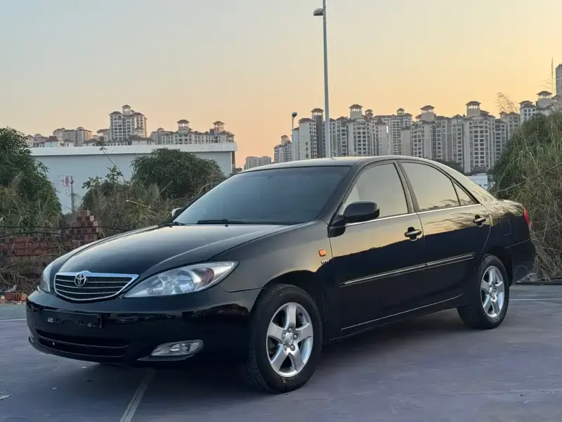 Toyota Camry, 2004