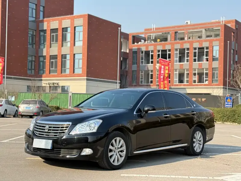 Toyota Crown, 2011