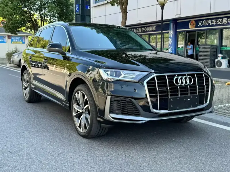Audi Q7, 2022 — фото 1
