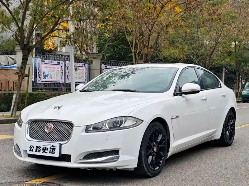 Jaguar XF, 2014