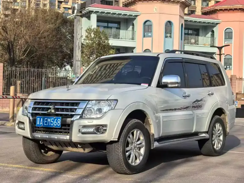 Mitsubishi Pajero (Import), 2018 — фото 1