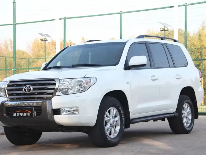 Toyota Land Cruiser, 2010 — фото 1
