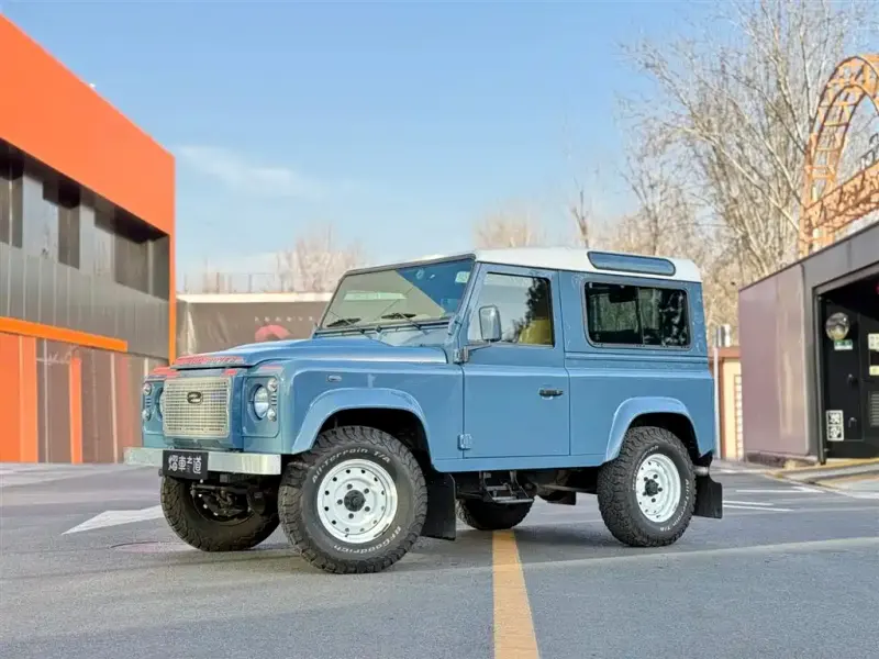 Land Rover Defender, 2011