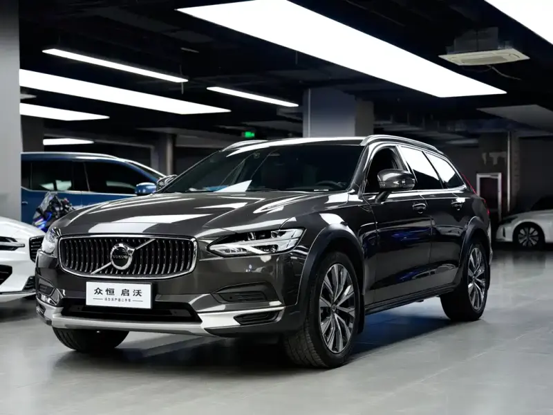 Volvo V90, 2023