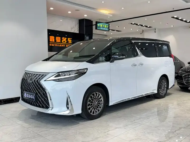 Lexus LM, 2022