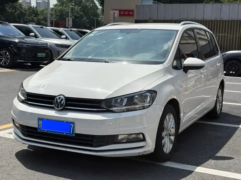 Volkswagen Touran, 2016 — фото 1