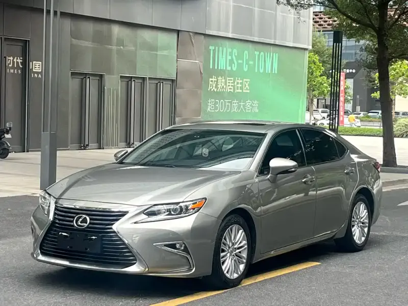 Lexus ES, 2018
