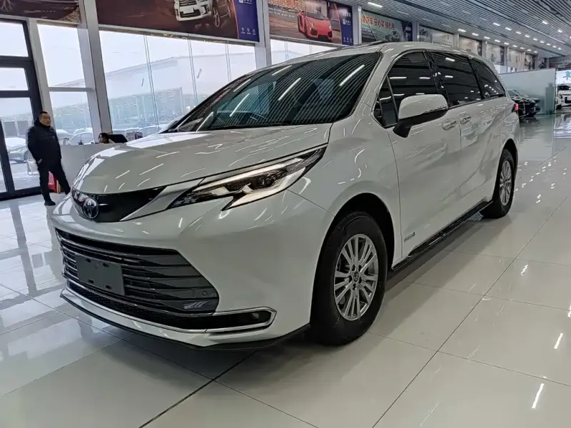 Toyota Sienna, 2023
