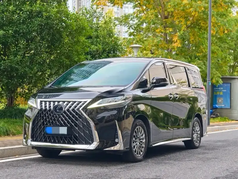 Lexus LM, 2022