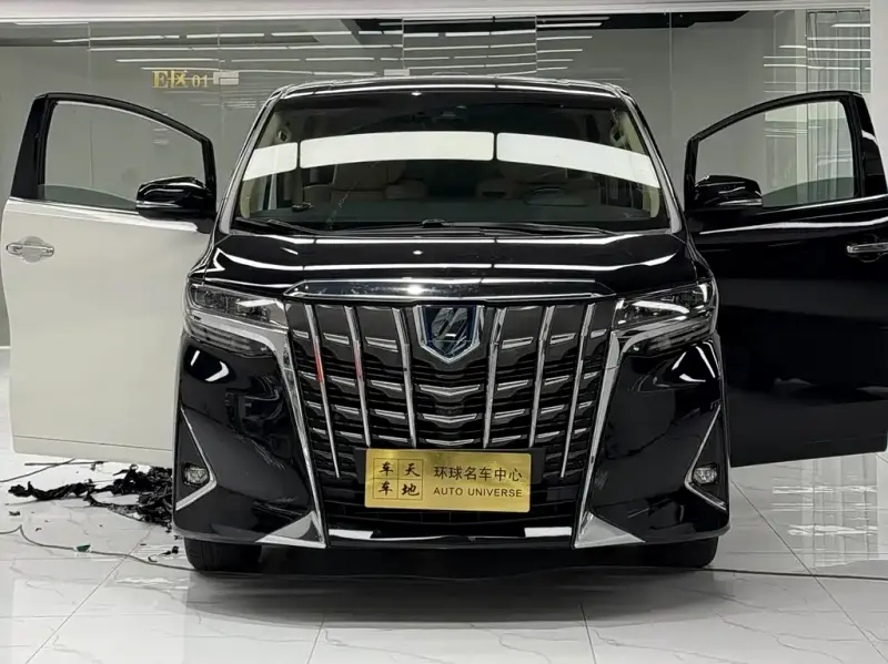 Toyota Alphard, 2023