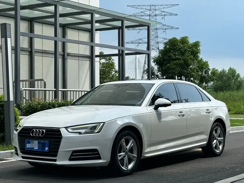 Audi A4L, 2017 — фото 1