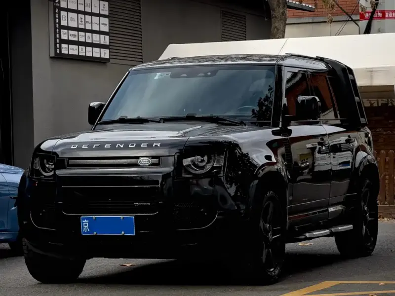 Land Rover Defender, 2023