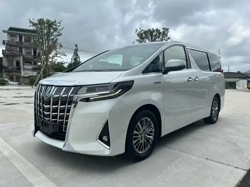 Toyota Alphard, 2023
