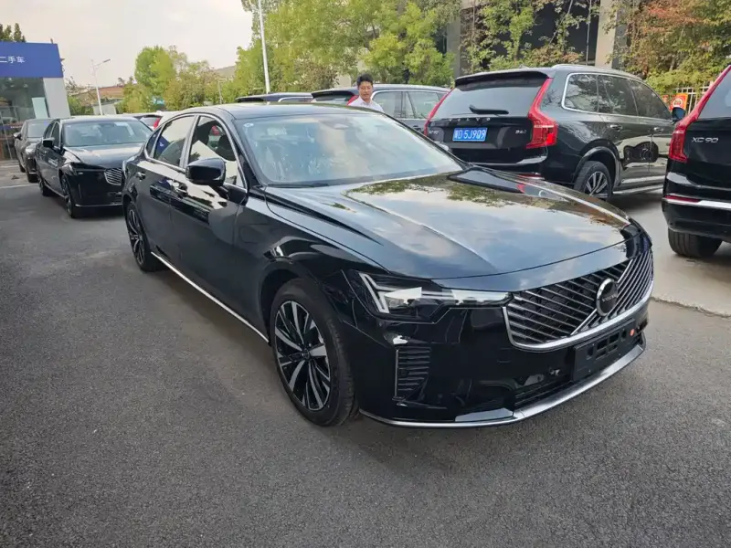 Volvo S90, 2025