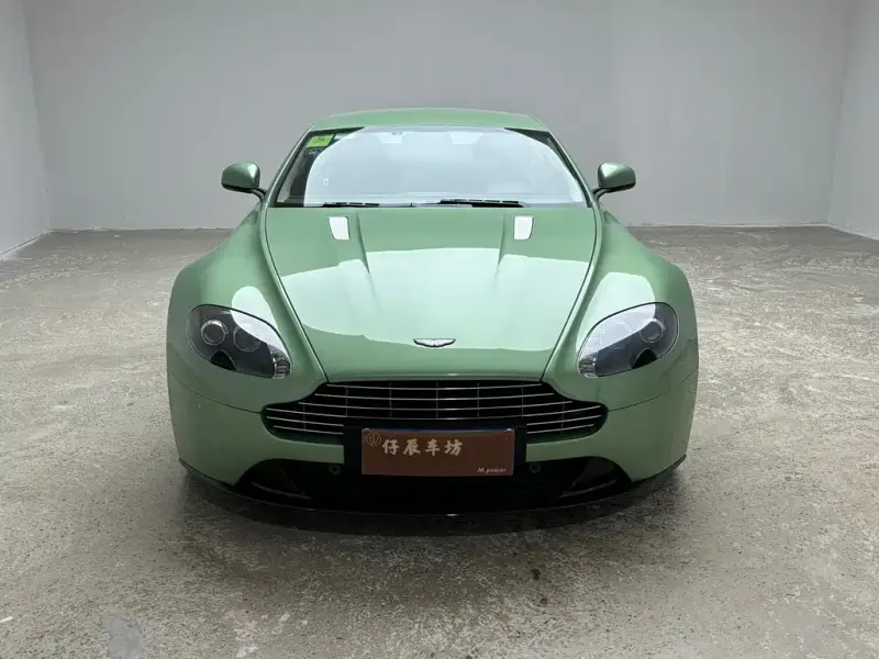 Aston Martin V8 Vantage, 2014
