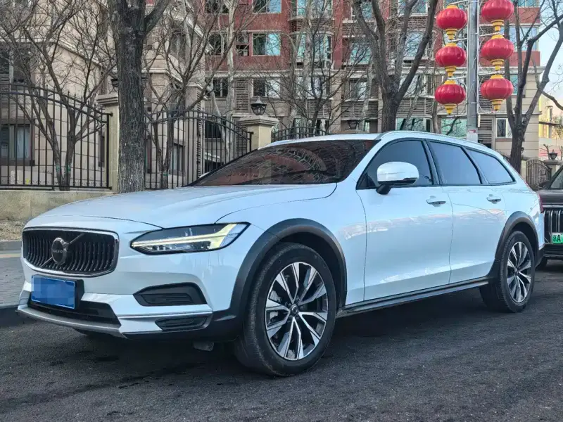 Volvo V90, 2023