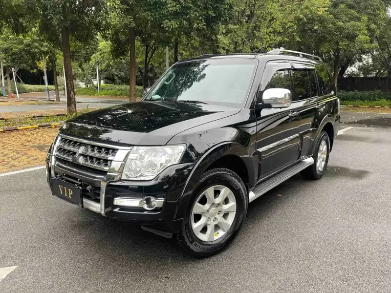 Mitsubishi Pajero (Import), 2015 — фото 1