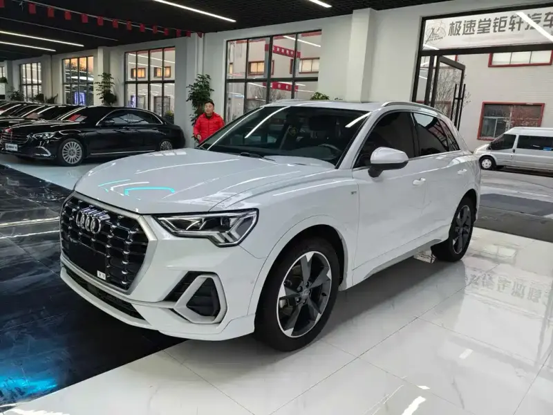 Audi Q3, 2021