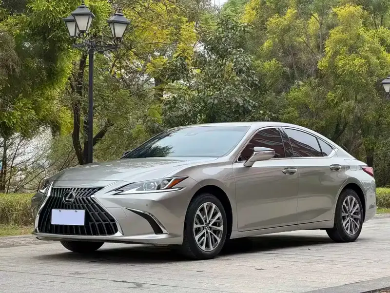 Lexus ES, 2024