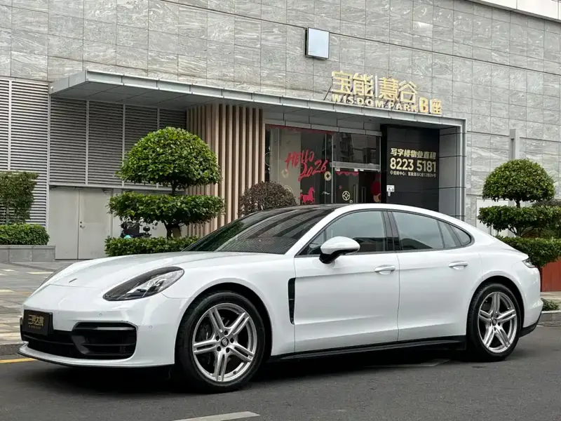Porsche Panamera, 2023