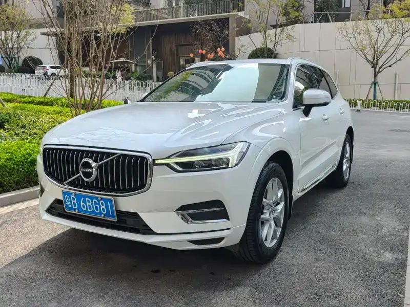 Volvo XC60, 2020 — фото 1