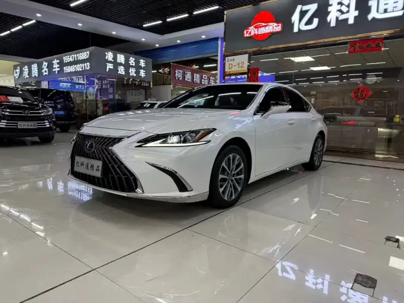 Lexus ES, 2024