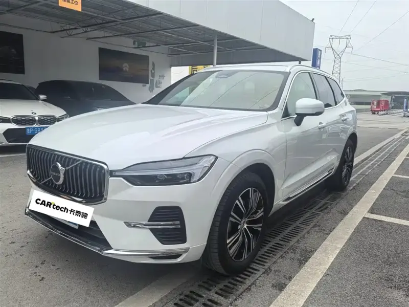 Volvo XC60, 2022 — фото 1