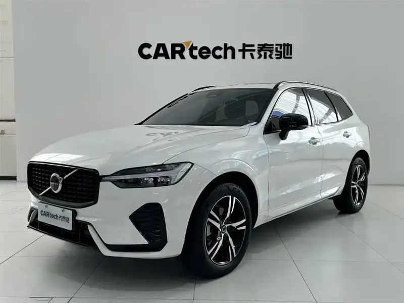 Volvo XC60, 2022 — фото 1