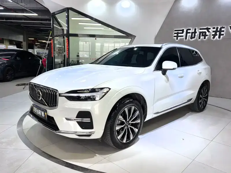 Volvo XC60, 2023 — фото 1