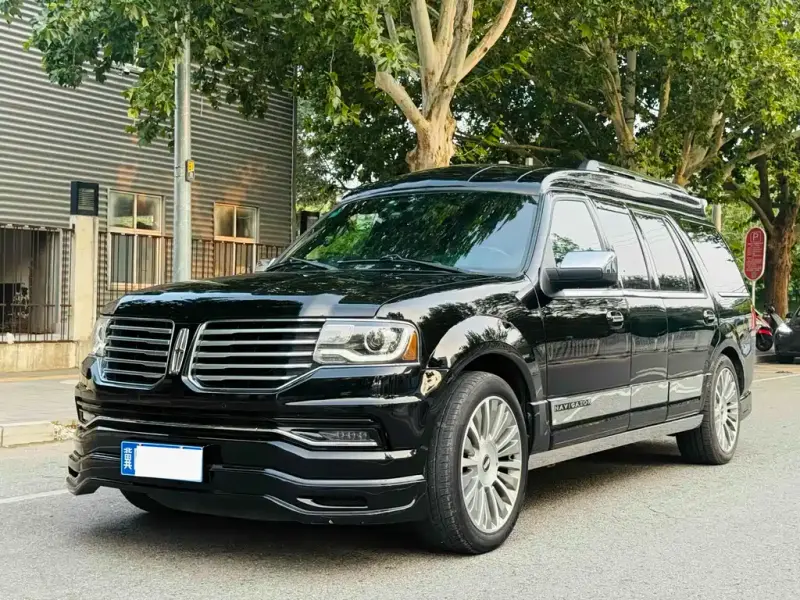 Lincoln Navigator, 2017 — фото 1